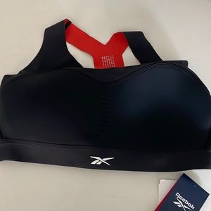 Reebok sports bra, new with tags size medium large